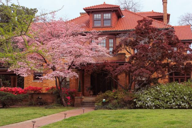 Historic home on the Azalea trail in Tyler, TX