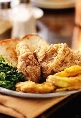 country dinner of fried chicken